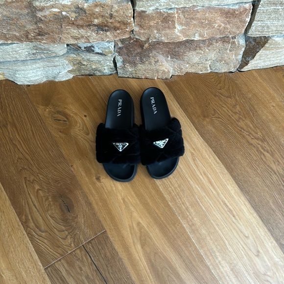 Prada Slides - Picture 1 of 10
